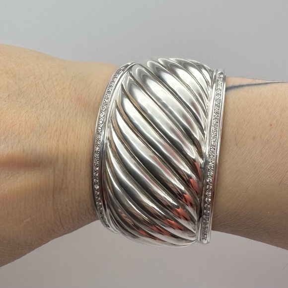 David Yurman Wide Sculpted Thoroughbred Cable Diamond Bracelet - Picture 5 of 8